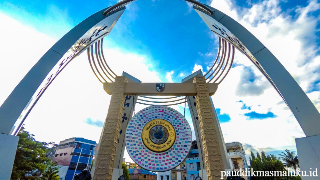Wisata Sejarah Gong Perdamaian Dunia di Ambon